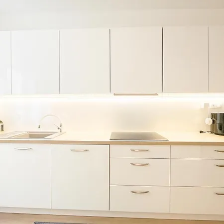 Spacious 2br Retreat For Families & Friends Near Center Apartament Bratysława