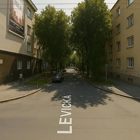 Spacious 2br Retreat For Families & Friends Near Center Bratysława