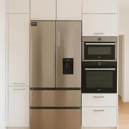 Spacious 2br Retreat For Families & Friends Near Center Apartament