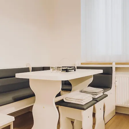 Spacious 2br Retreat For Families & Friends Near Center Apartamento *