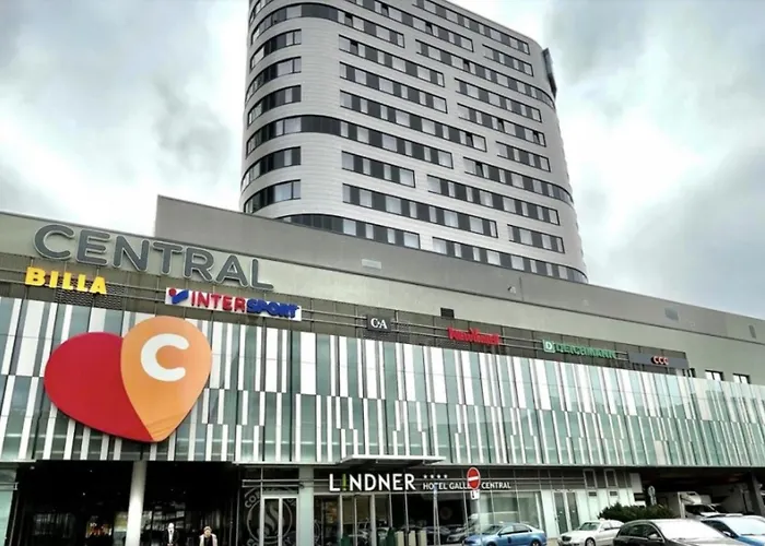 Spacious 2br Retreat For Families & Friends Near Center * Bratislava